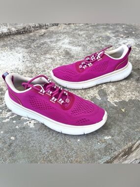 Cole Haan Zerogrand Journey Women Sz 8.5 B Runner Shoes Sneaker Fuschia W23533